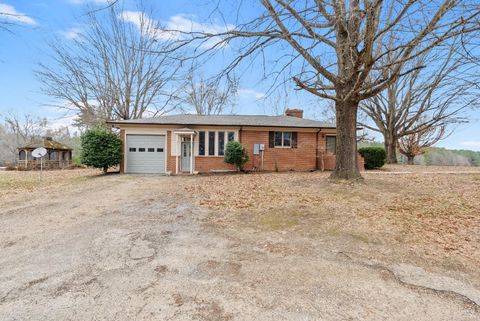 Tiny photo for 7092 Stage Coach Road, Nathalie, VA 24577 (MLS # 364685)