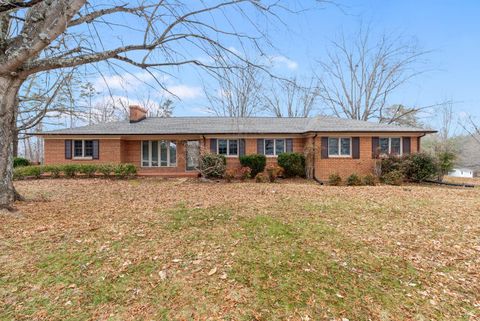 Photo of 7092 Stage Coach Road, Nathalie, VA 24577 (MLS # 364685)