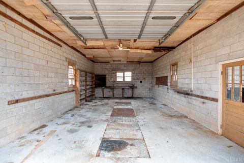 Tiny photo for 7092 Stage Coach Road, Nathalie, VA 24577 (MLS # 364685)