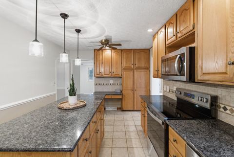 Tiny photo for 7092 Stage Coach Road, Nathalie, VA 24577 (MLS # 364685)