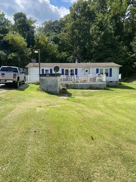 Photo of 123 Lynchburg Avenue, Monroe, VA 24574 (MLS # 361947)