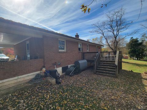 Tiny photo for 78 Lakeside Drive, Lynchburg, VA 24504 (MLS # 362923)