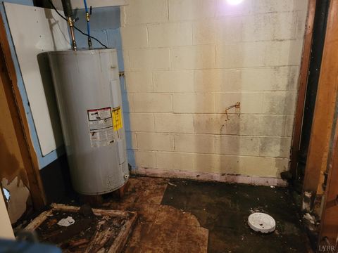 Tiny photo for 78 Lakeside Drive, Lynchburg, VA 24504 (MLS # 362923)