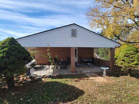 Tiny photo for 78 Lakeside Drive, Lynchburg, VA 24504 (MLS # 362923)