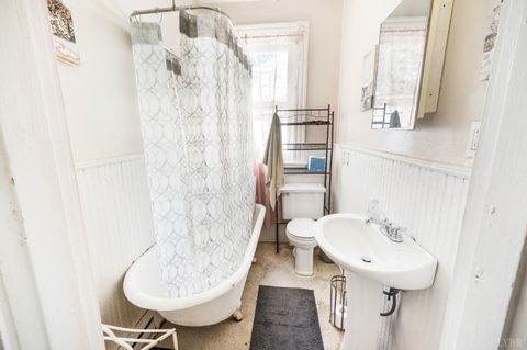 Tiny photo for 507 Victoria Avenue, Lynchburg, VA 24503 (MLS # 362524)