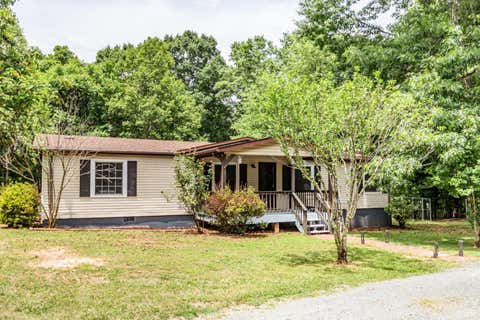 Homes For Sale - 809 Red Bird Drive<br/> Gladstone, VA 24553