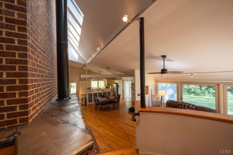 Tiny photo for 2246 Country Club Rd, Appomattox, VA 24522 (MLS # 364052)