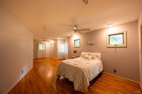 Tiny photo for 2246 Country Club Rd, Appomattox, VA 24522 (MLS # 364052)