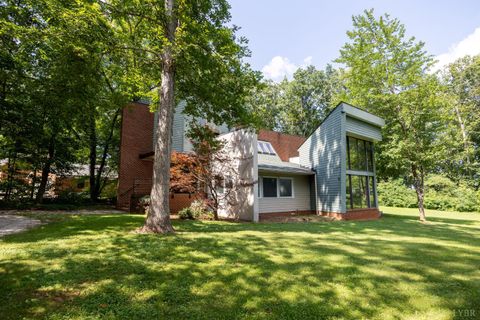 Tiny photo for 2246 Country Club Rd, Appomattox, VA 24522 (MLS # 364052)