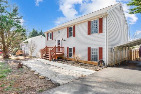 Tiny photo for 103 Fowler Street, Lynchburg, VA 24502 (MLS # 363806)