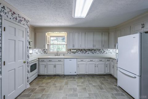 Tiny photo for 3104 Cranehill Drive, Lynchburg, VA 24503 (MLS # 362303)