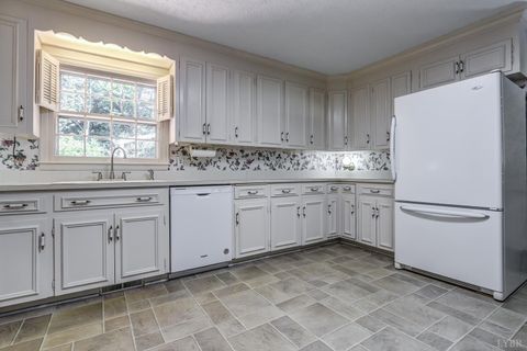 Tiny photo for 3104 Cranehill Drive, Lynchburg, VA 24503 (MLS # 362303)