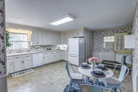 Tiny photo for 3104 Cranehill Drive, Lynchburg, VA 24503 (MLS # 362303)