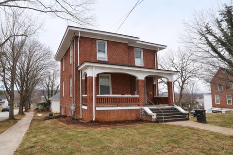 Photo of 301 Yeardley Avenue, Lynchburg, VA 24501 (MLS # 365029)