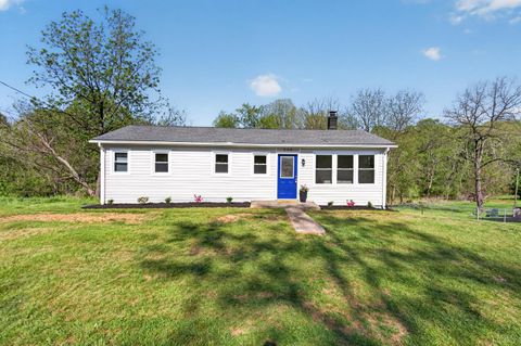 Homes For Sale - 228 Chapel Lane<br/> Lynchburg, VA 24501