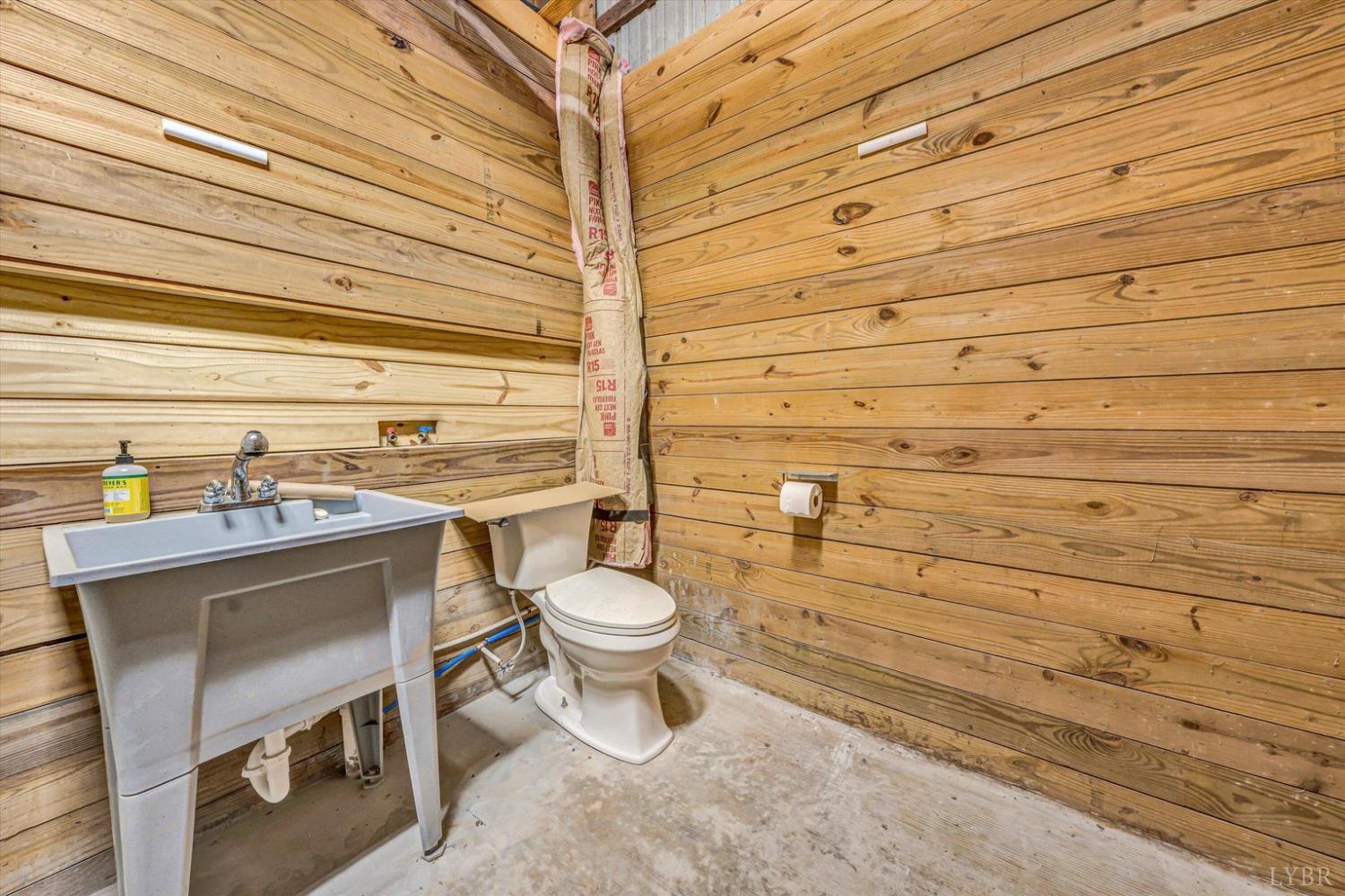 135 Holyfield Lane, Moneta, Virginia image 21
