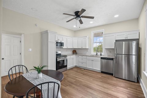 Tiny photo for 859 Belmont Street, Lynchburg, VA 24504 (MLS # 362395)