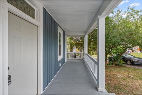 Tiny photo for 859 Belmont Street, Lynchburg, VA 24504 (MLS # 362395)