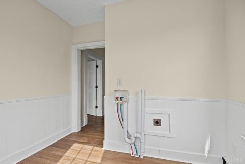 Tiny photo for 859 Belmont Street, Lynchburg, VA 24504 (MLS # 362395)
