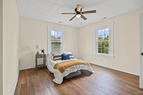Tiny photo for 859 Belmont Street, Lynchburg, VA 24504 (MLS # 362395)