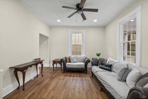 Tiny photo for 859 Belmont Street, Lynchburg, VA 24504 (MLS # 362395)
