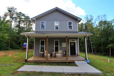 Photo of 9920 Stonewall Road, Appomattox, VA 24522 (MLS # 369583)