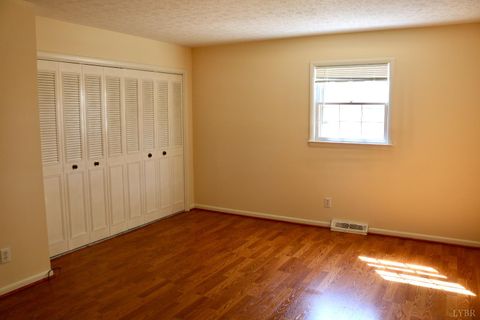 Tiny photo for 121 Gatlin St, Lynchburg, VA 24502 (MLS # 364621)