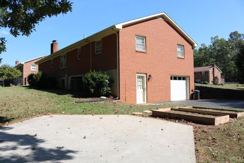 Tiny photo for 121 Gatlin St, Lynchburg, VA 24502 (MLS # 364621)