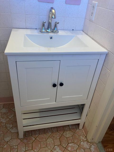 Tiny photo for 121 Gatlin St, Lynchburg, VA 24502 (MLS # 364621)