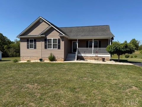 Apartment For Sale - 216 Avery Lane Ln<br/> Appomattox, VA 24522