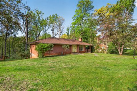 Tiny photo for 2134 Woodcrest Drive, Lynchburg, VA 24503 (MLS # 365839)