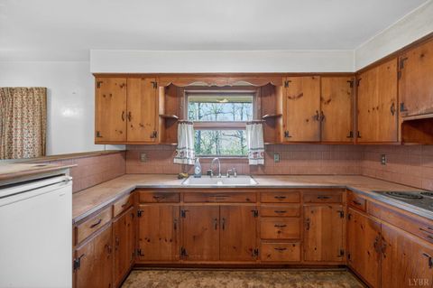 Tiny photo for 2134 Woodcrest Drive, Lynchburg, VA 24503 (MLS # 365839)