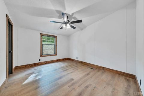 Tiny photo for 2781 Johnson School Road, Thaxton, VA 24174 (MLS # 366001)