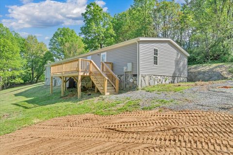 Tiny photo for 2781 Johnson School Road, Thaxton, VA 24174 (MLS # 366001)
