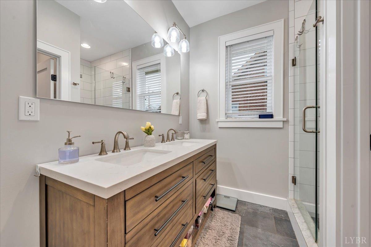 305 N Blair Street, Vinton, Virginia image 13