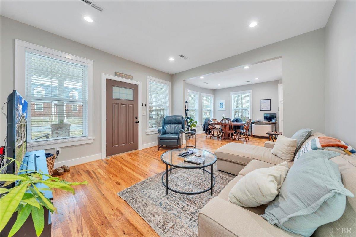 305 N Blair Street, Vinton, Virginia image 3