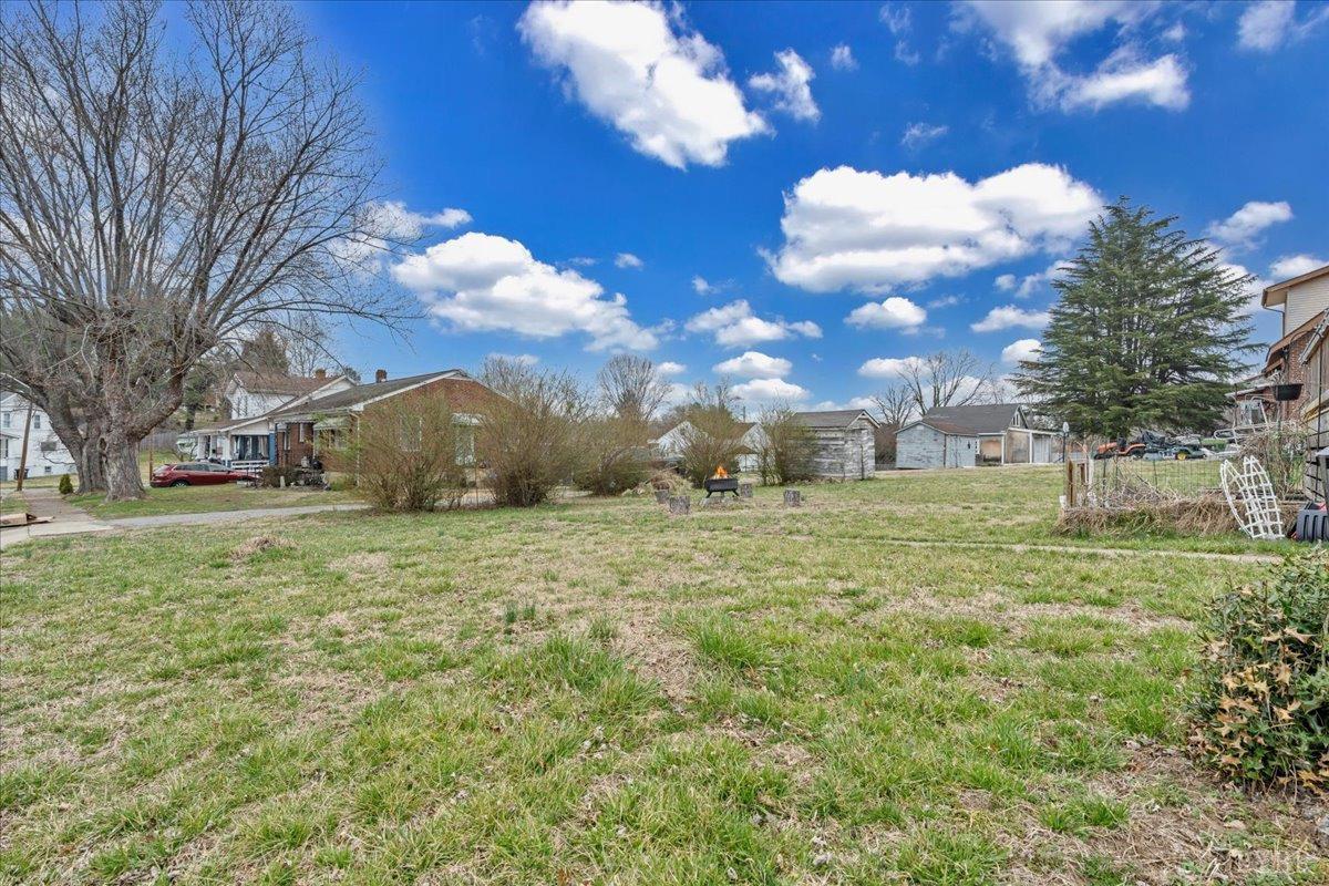 305 N Blair Street, Vinton, Virginia image 20