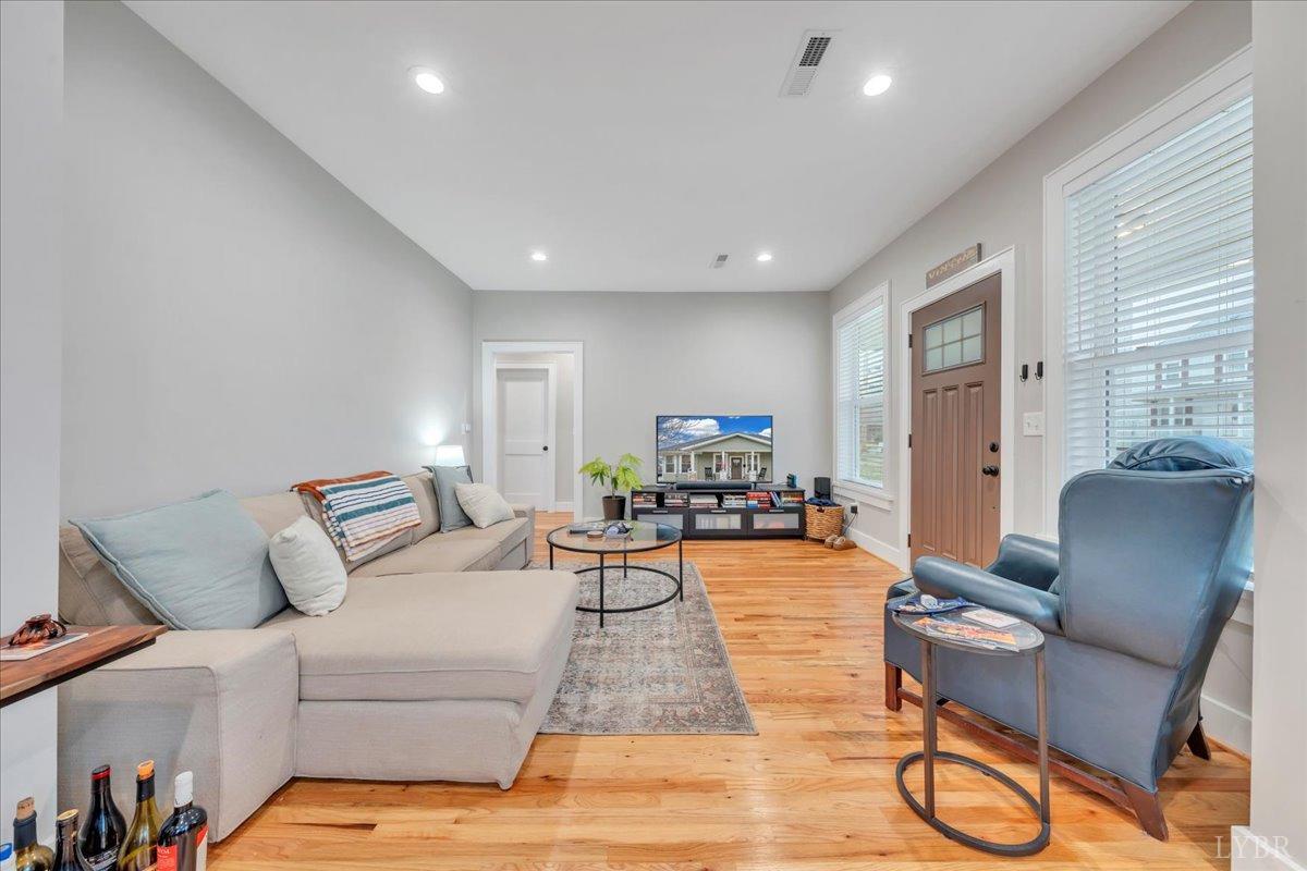 305 N Blair Street, Vinton, Virginia image 4