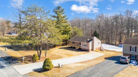 Tiny photo for 636 Willow Oak Terrace, Forest, VA 24551 (MLS # 364537)