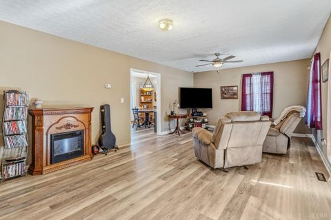 Tiny photo for 134 Robinwood Place, Danville, VA 24540 (MLS # 364438)