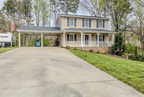 Tiny photo for 134 Robinwood Place, Danville, VA 24540 (MLS # 364438)