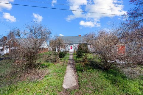 Tiny photo for 108 East Williams Street, Brookneal, VA 24528 (MLS # 364902)