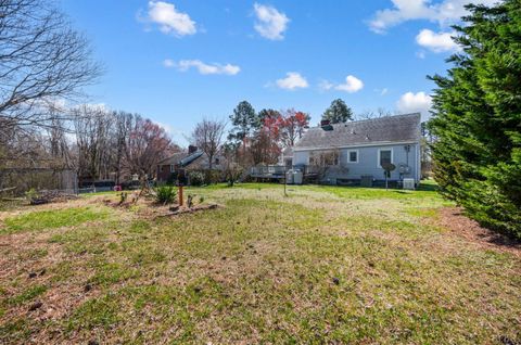 Tiny photo for 108 East Williams Street, Brookneal, VA 24528 (MLS # 364902)