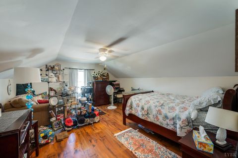 Tiny photo for 108 East Williams Street, Brookneal, VA 24528 (MLS # 364902)
