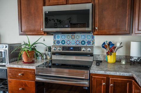 Tiny photo for 108 East Williams Street, Brookneal, VA 24528 (MLS # 364902)