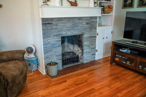 Tiny photo for 108 East Williams Street, Brookneal, VA 24528 (MLS # 364902)