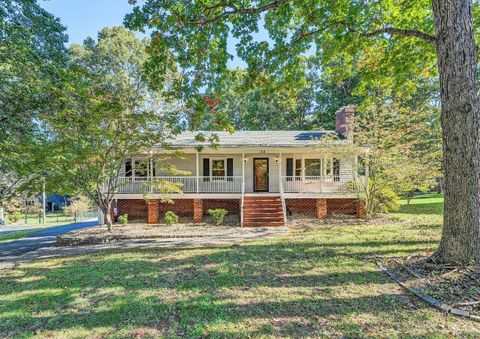 Photo of 108 Minuteman Drive, Forest, VA 24551 (MLS # 362584)