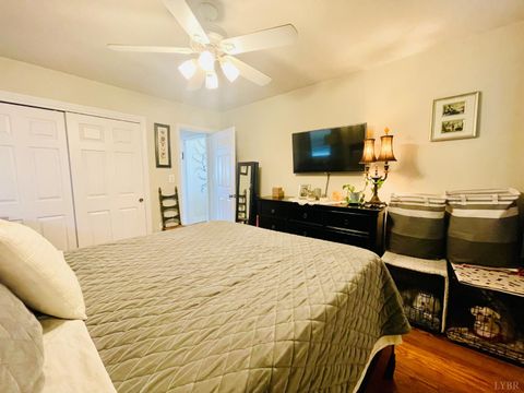 Tiny photo for 703 North Street, Bedford, VA 24523 (MLS # 365676)