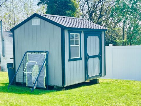 Tiny photo for 703 North Street, Bedford, VA 24523 (MLS # 365676)