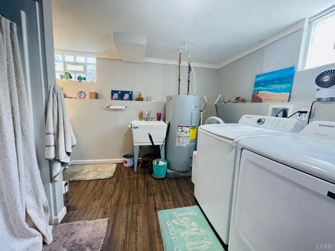 Tiny photo for 703 North Street, Bedford, VA 24523 (MLS # 365676)